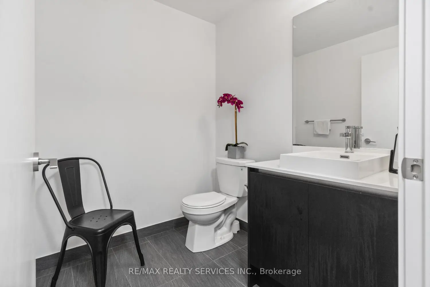 Additional image 10 of 251 Manitoba Street 115