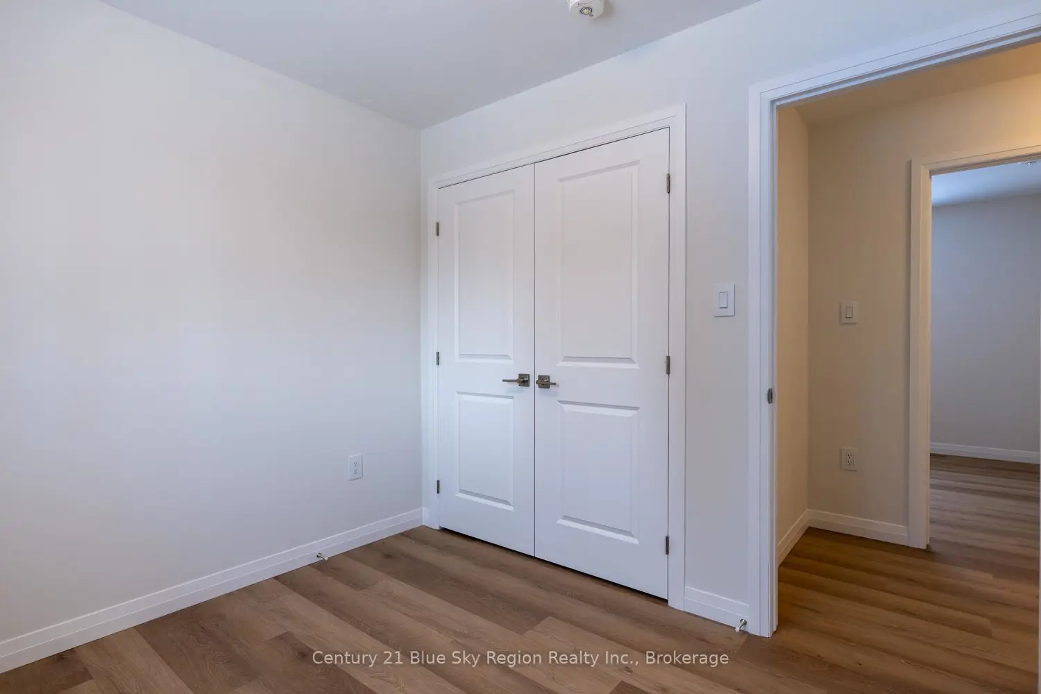 Additional image 11 of 113 Riverside Drive