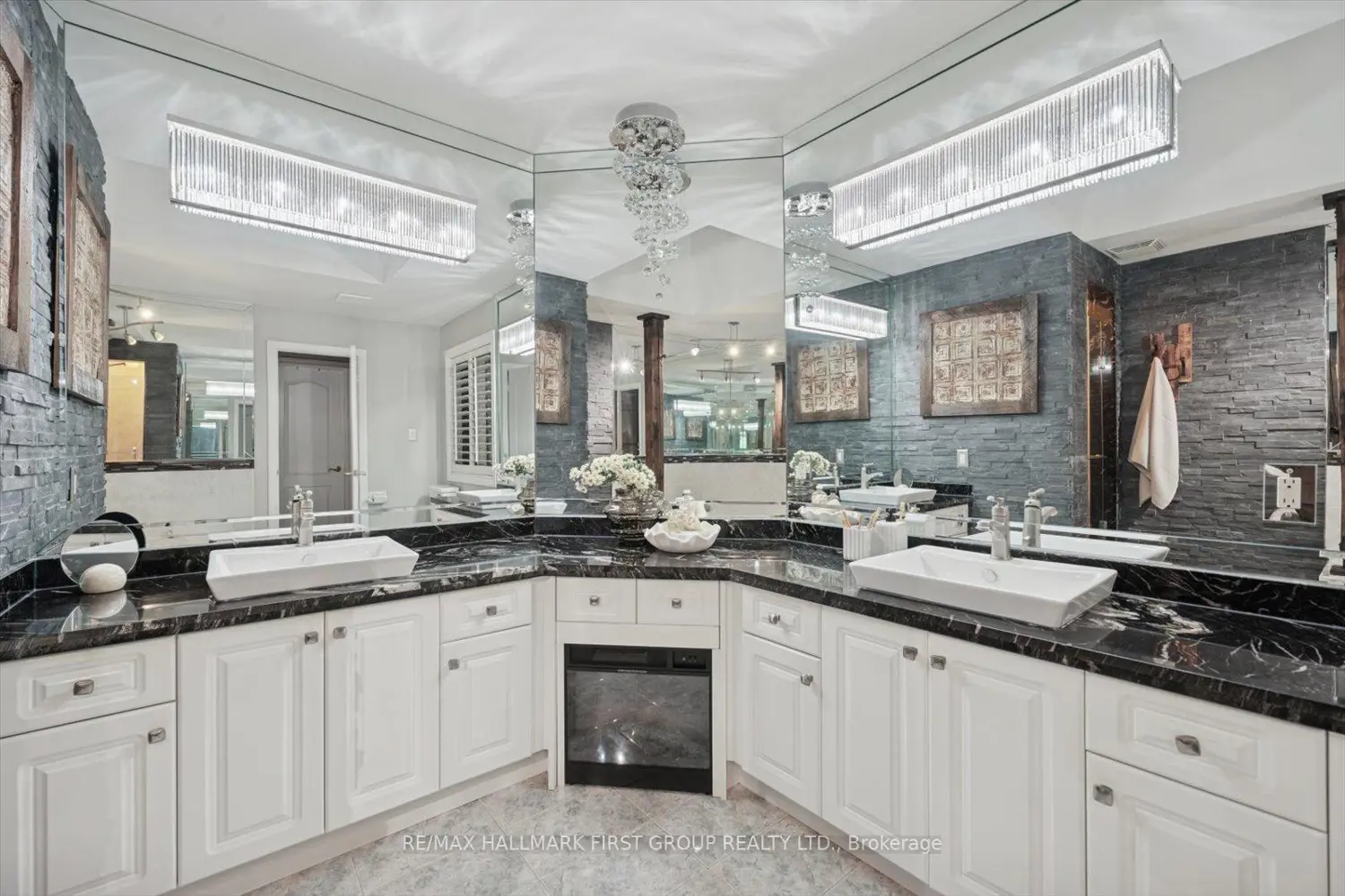 Additional image 8 of 1779 Woodview Avenue