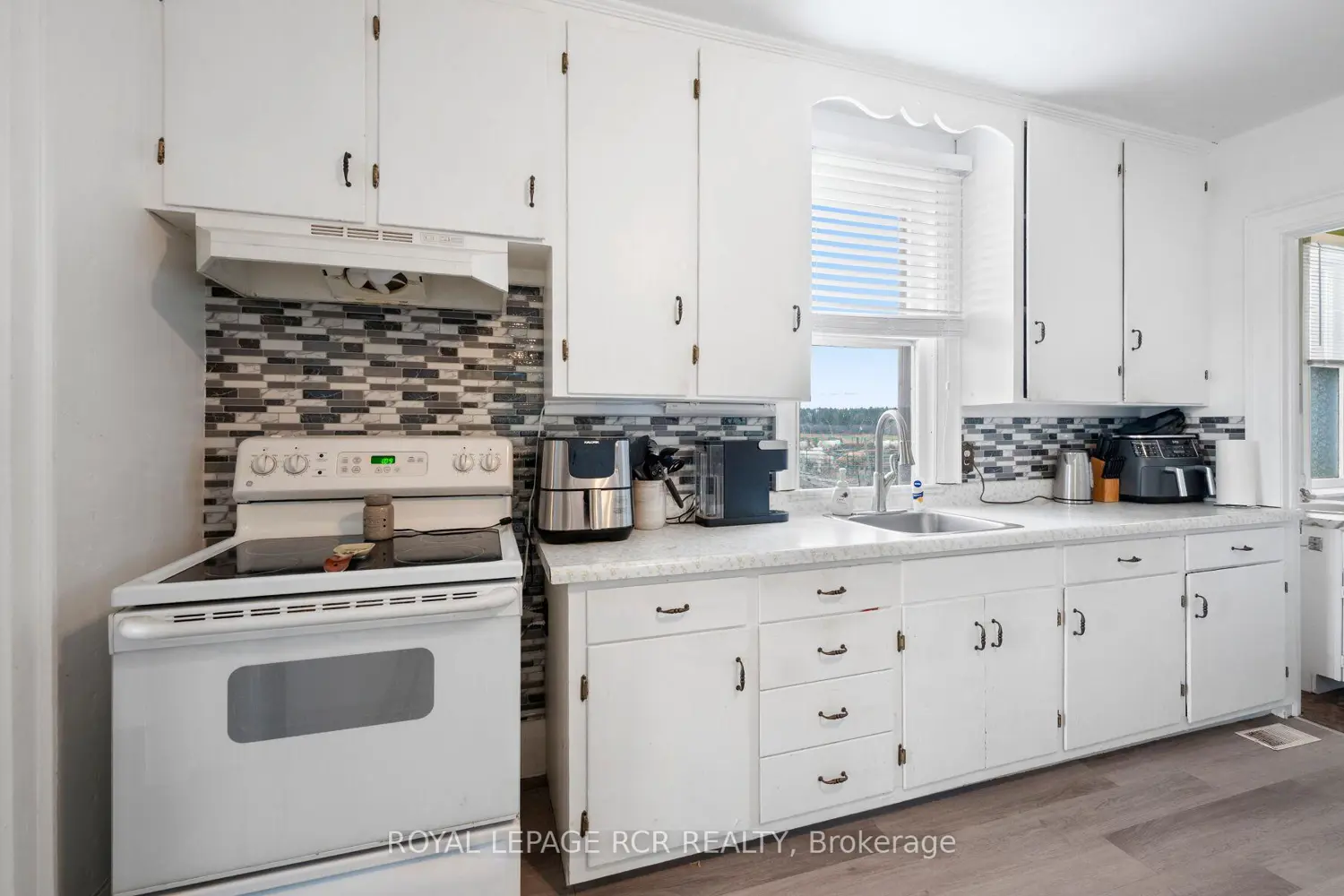 Additional image 8 of 553456 Mono Amaranth Townline