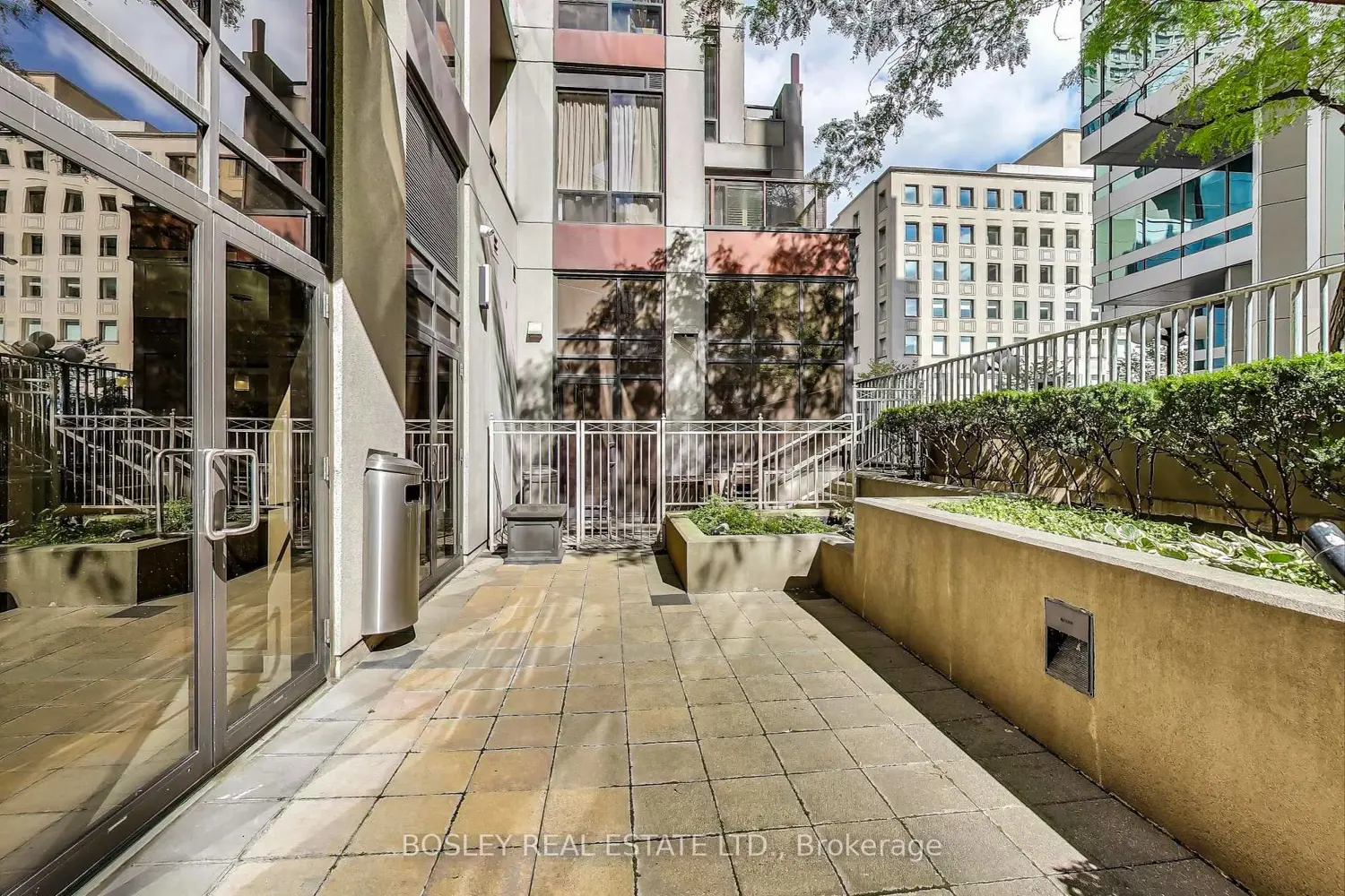 Additional image 18 of 85 Bloor Street 1007