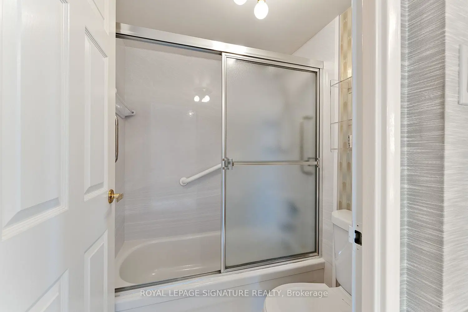 Additional image 9 of 1555 Finch Avenue 404