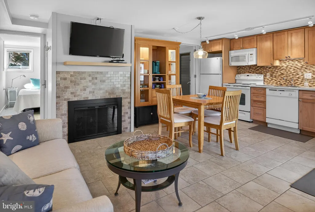 Additional image 8 of 11 Newbold Square Unit 11, Rehoboth Beach, DE 19971