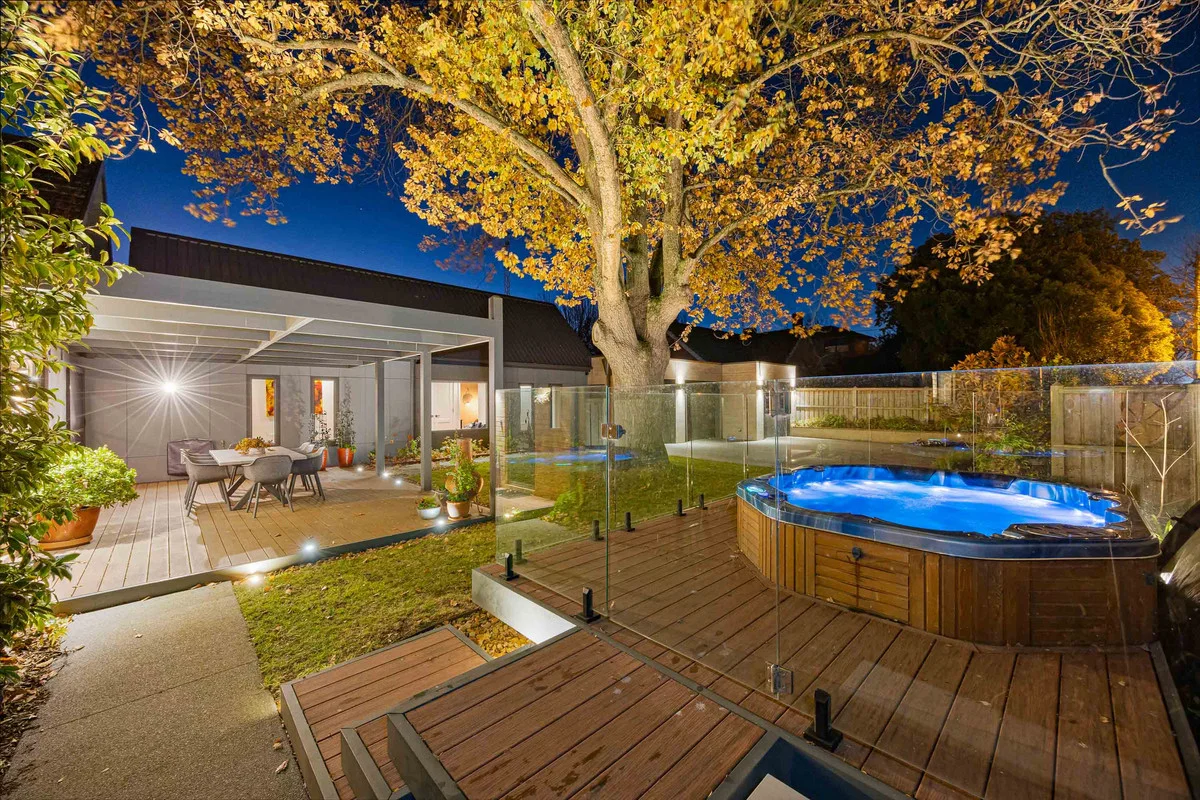 Additional image 32 of 302 Wendouree Parade, Lake Wendouree VIC 3350