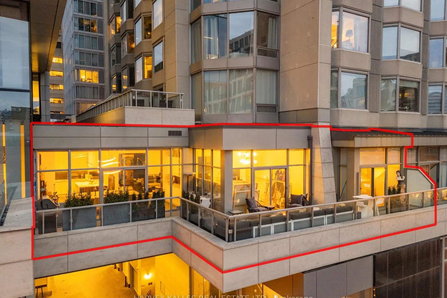 Additional image 17 of 155 Yorkville Avenue 303