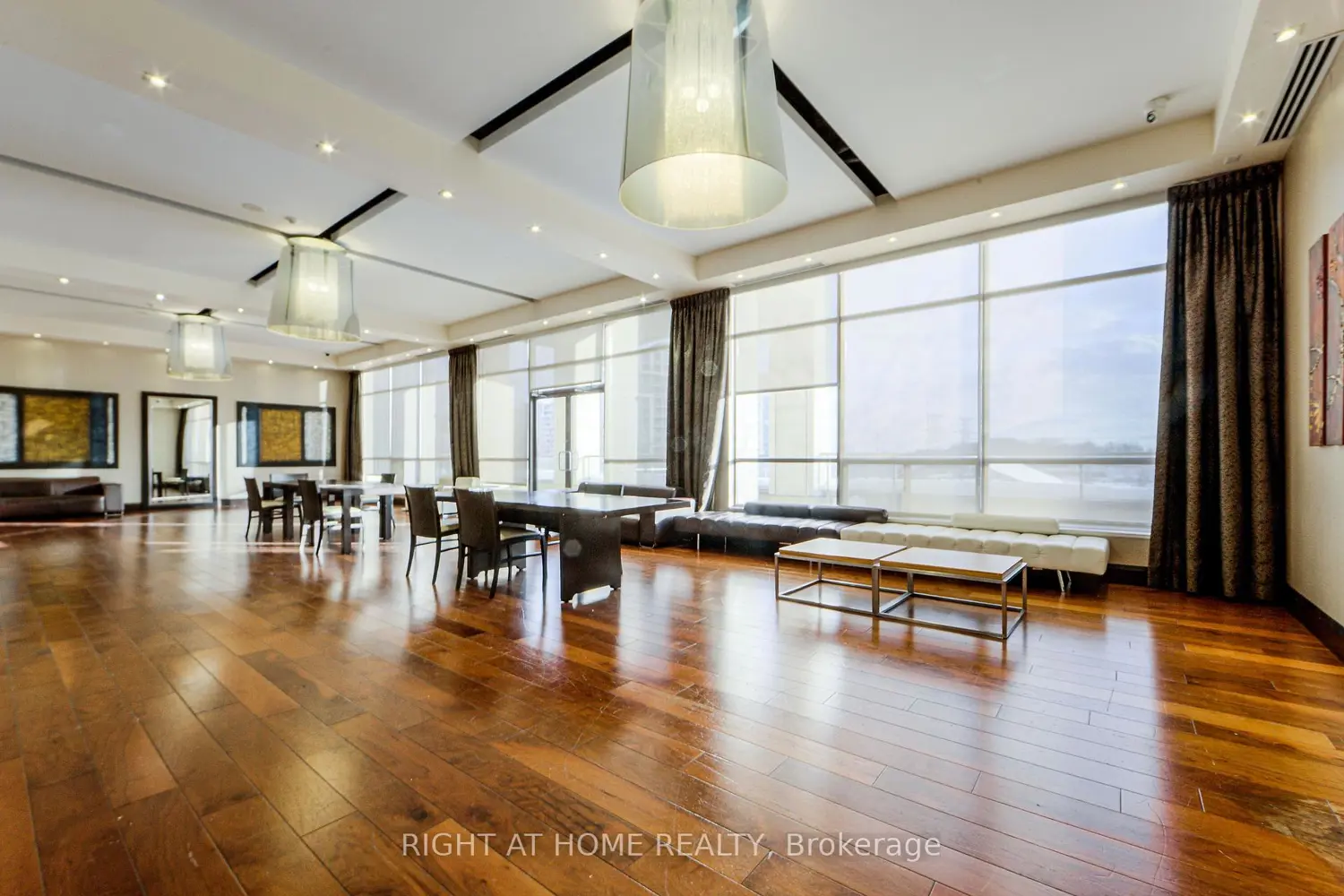 Additional image 17 of 37 Galleria Parkway Uph2