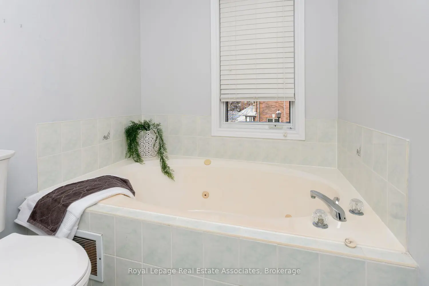 Additional image 10 of 76 River Drive