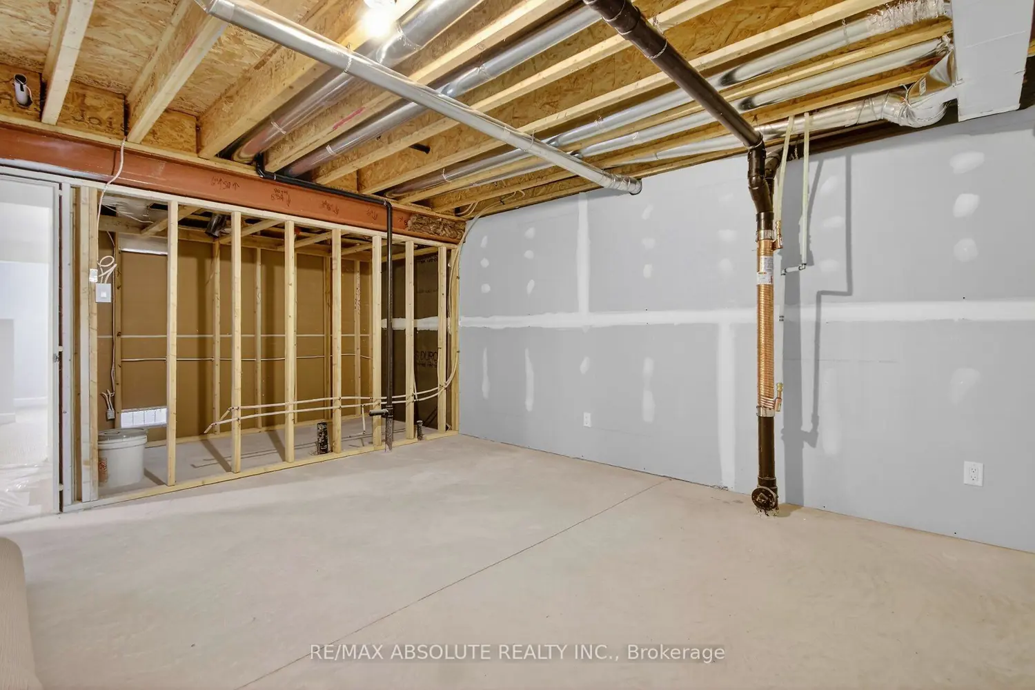 Additional image 18 of 662 Fisher Street