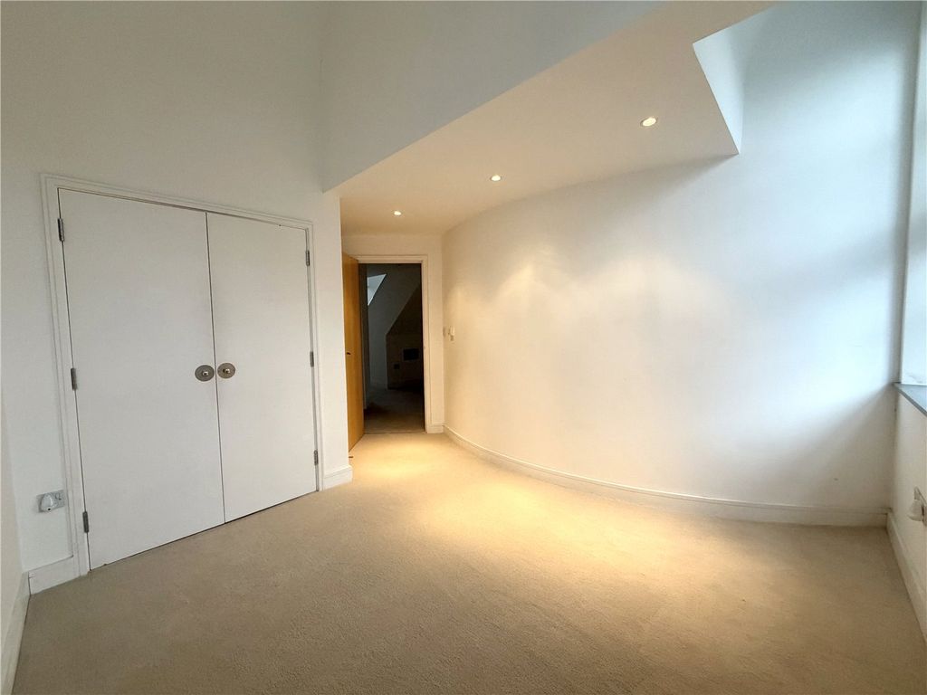 Additional image 9 of 2 bed flat for saleTalbot Road, Northampton, Northamptonshire NN1