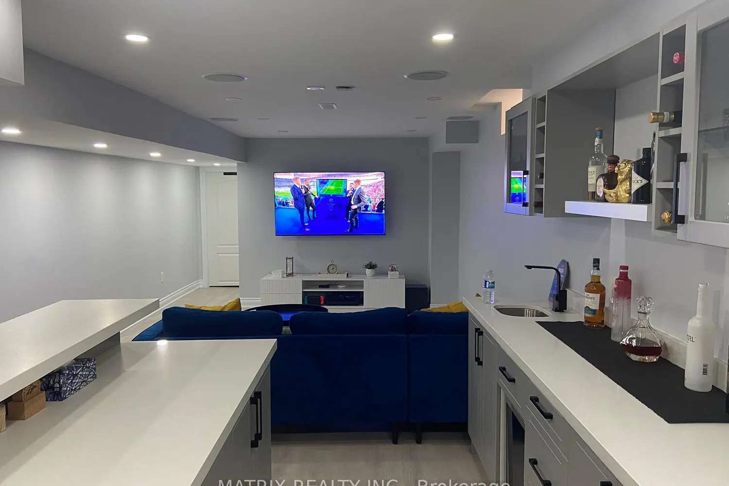 Additional image 19 of 69 Ken Laushway Avenue