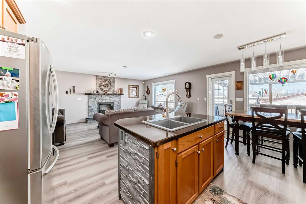 Additional image 5 of 232 Deschner Close, Red Deer, AB, T4R 3C2