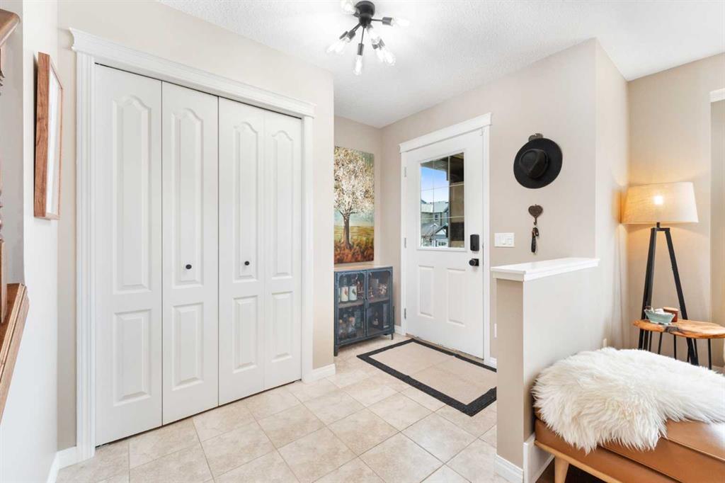 Additional image 3 of 100 Evansborough Common NW, Calgary, AB, T3P 0N8