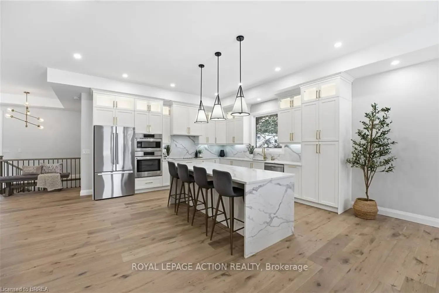 Additional image 8 of 3 Kings Lane