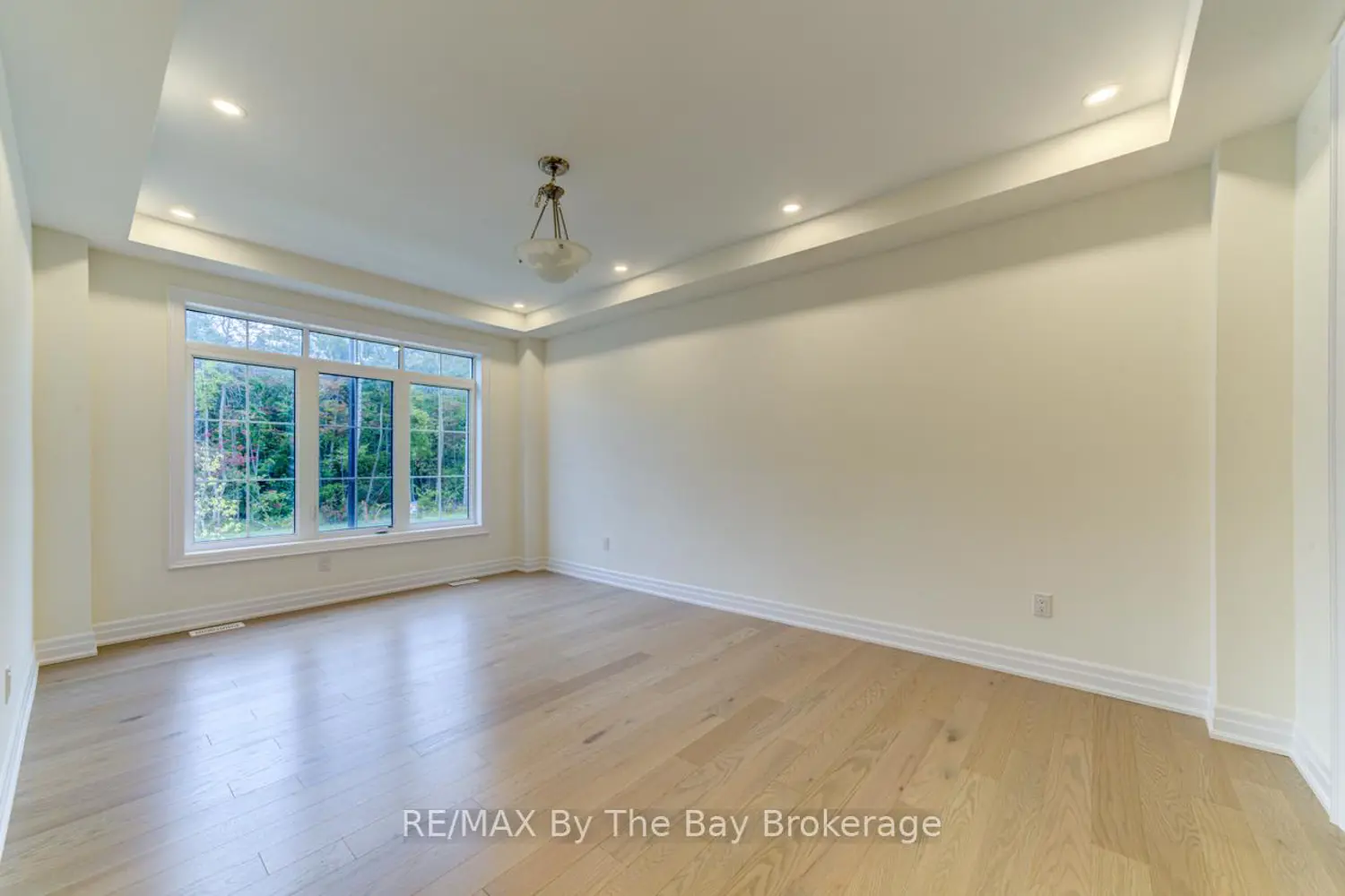 186 Mapleside Drive photo 3
