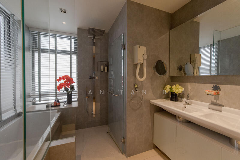 Additional image 6 of 9 Leonie Hill