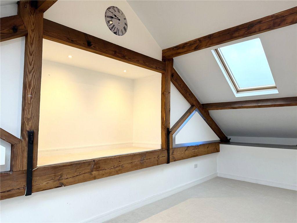 Additional image 6 of 2 bed flat for saleTalbot Road, Northampton, Northamptonshire NN1