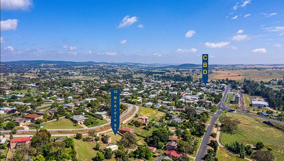12 MCARDLE STREET, Molong NSW 2866