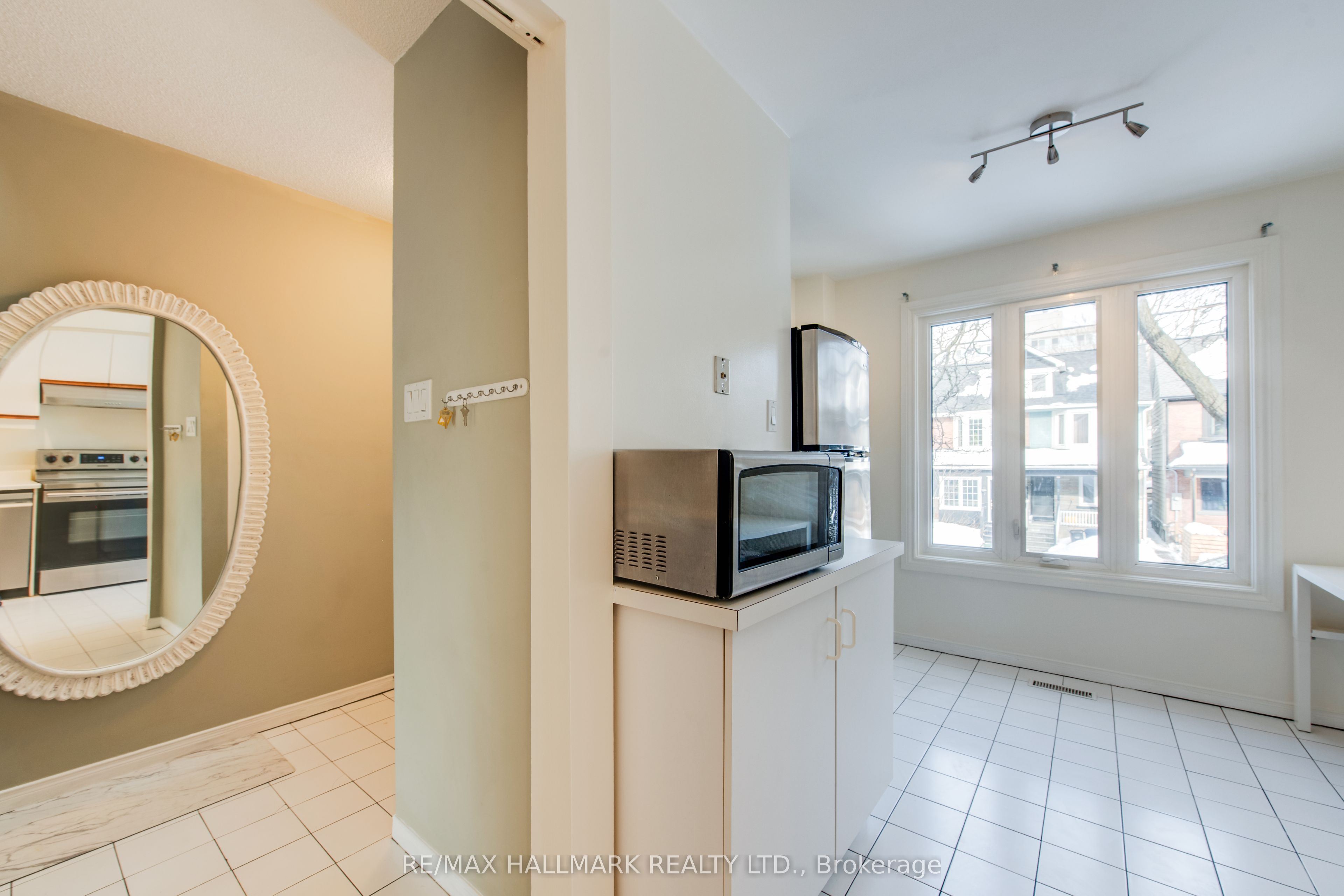 Additional image 3 of 6 Empire Avenue, Toronto, ON, M4M 2L4