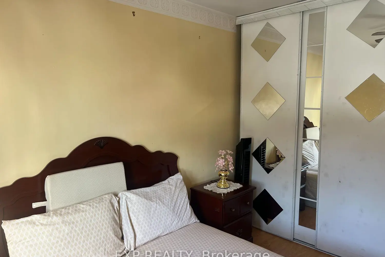 Additional image 11 of 1660 Bloor Street 208