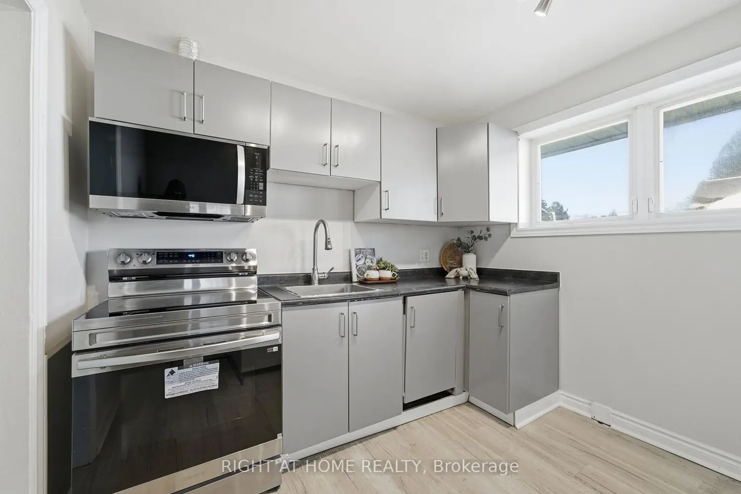 Additional image 4 of 708 Carnegie Avenue