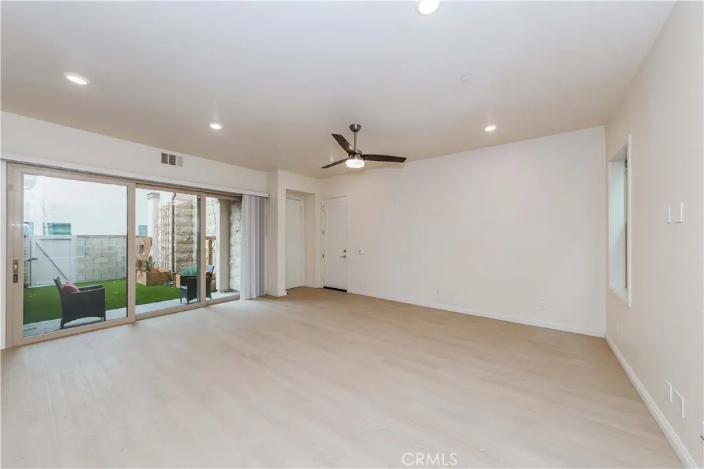 Additional image 29 of 191 Frame, Irvine, CA 92618