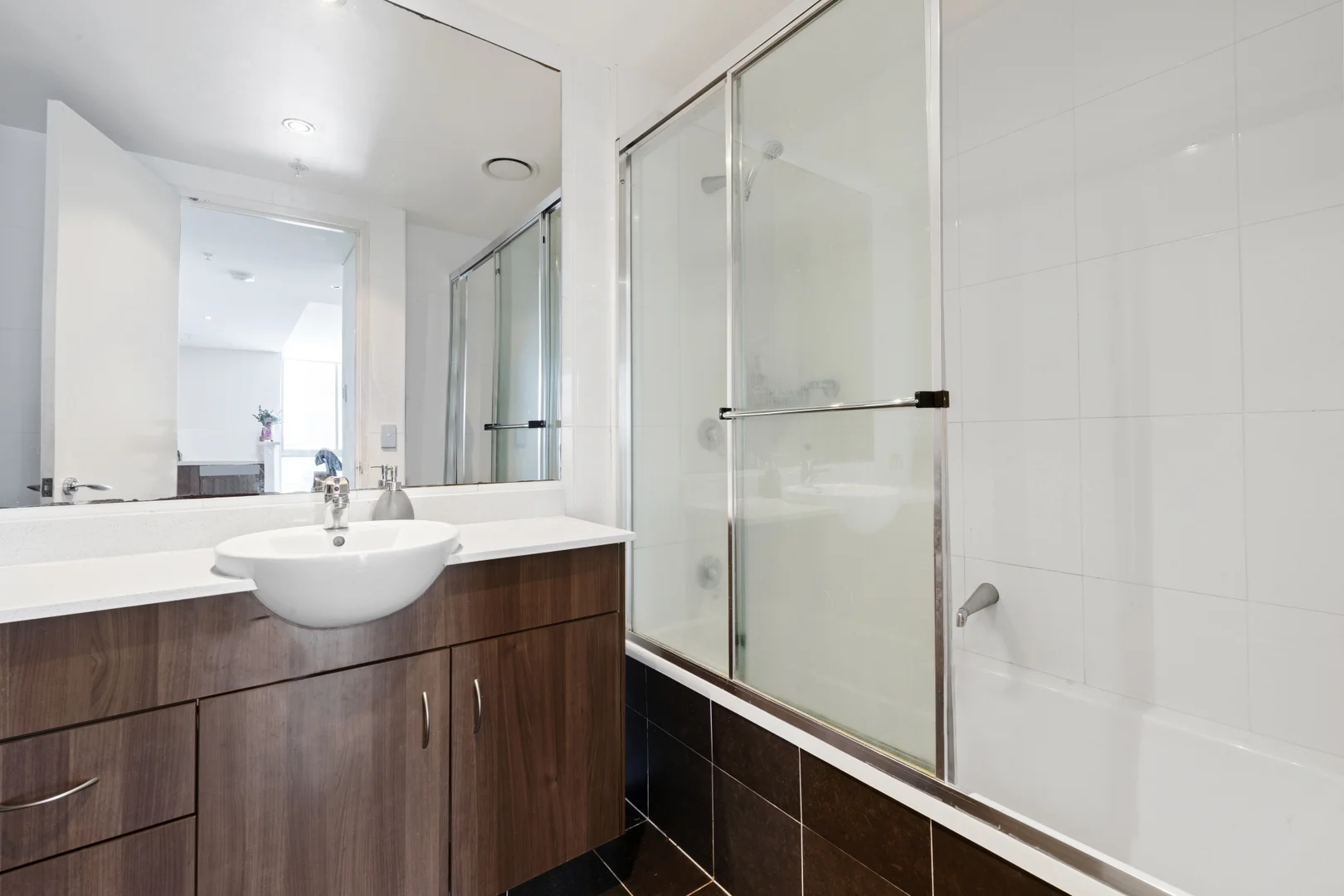 Additional image 7 of 1003/1 Como Crescent, Southport QLD 4215