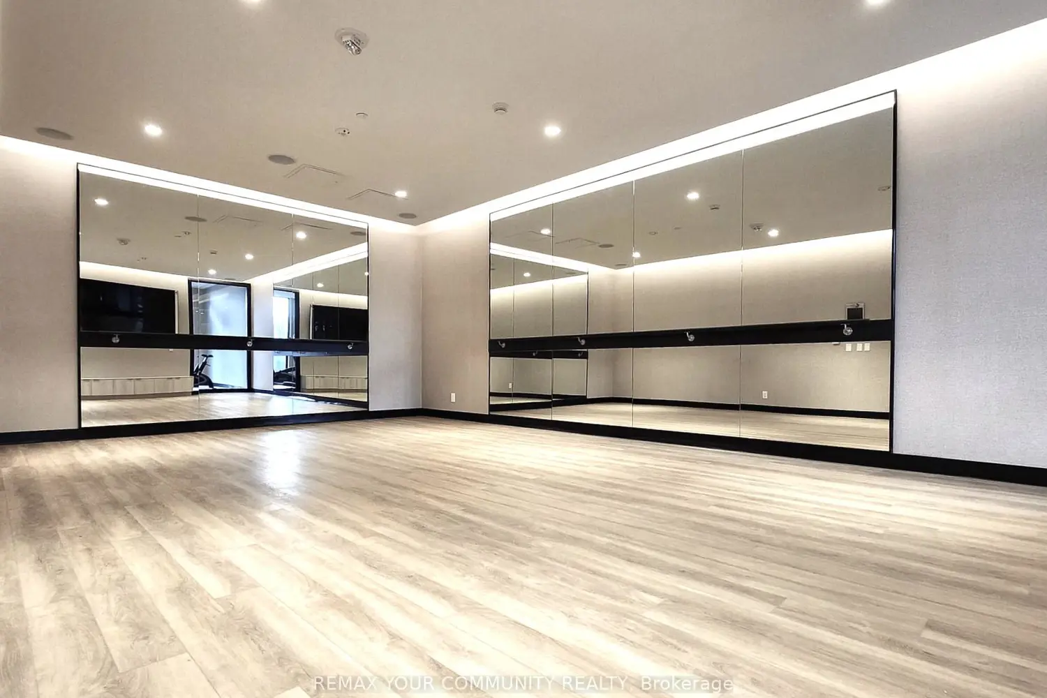 Additional image 14 of 2020 Bathurst Street 1016