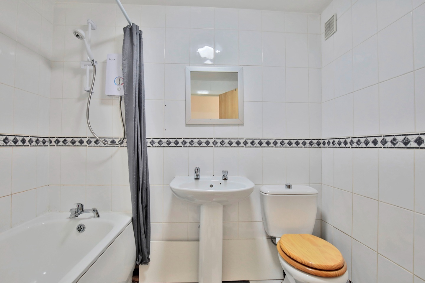 Additional image 6 of 2 Bed Flat, City View, M7, N1 7GU