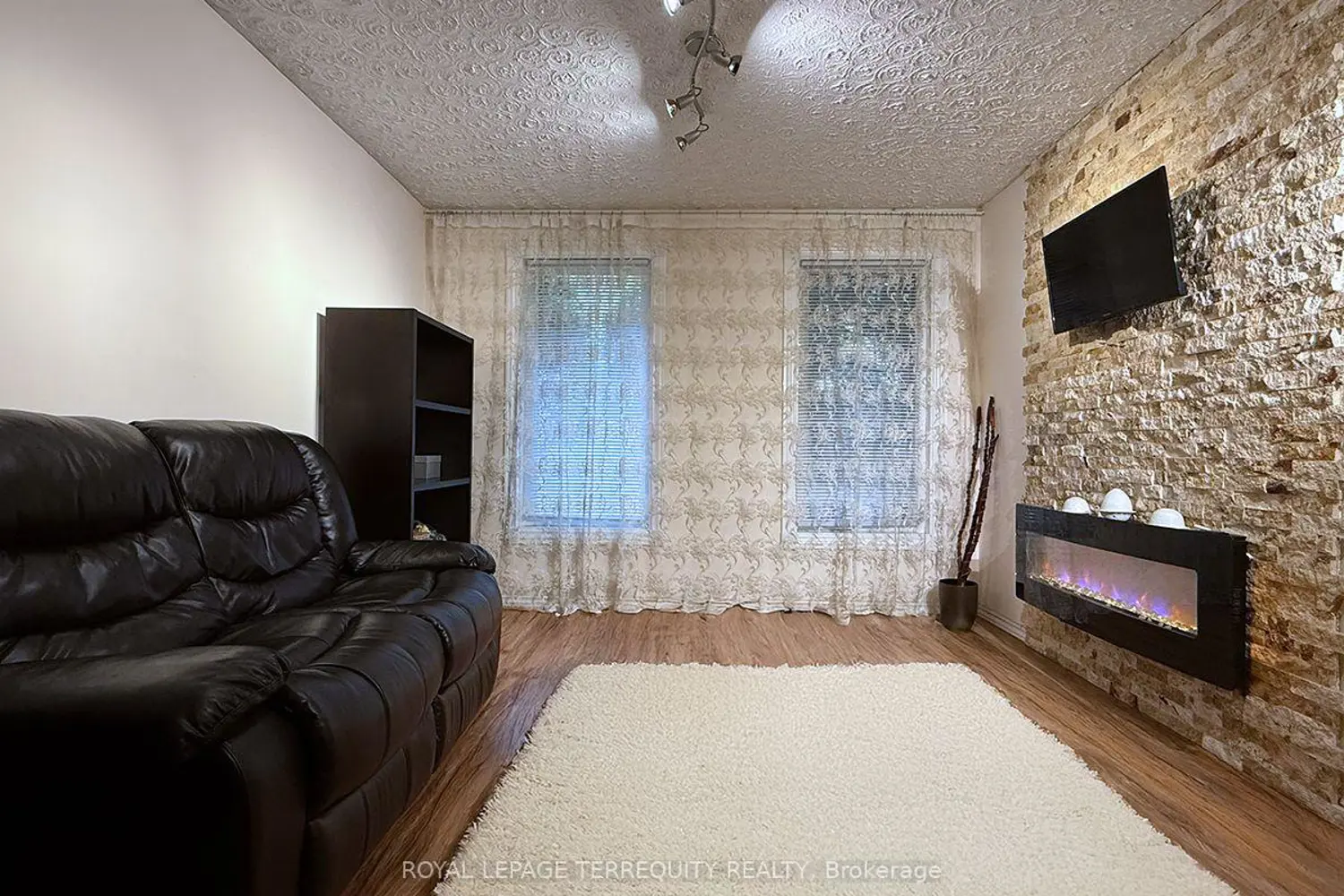 Additional image 9 of 1704 Oberon Crescent