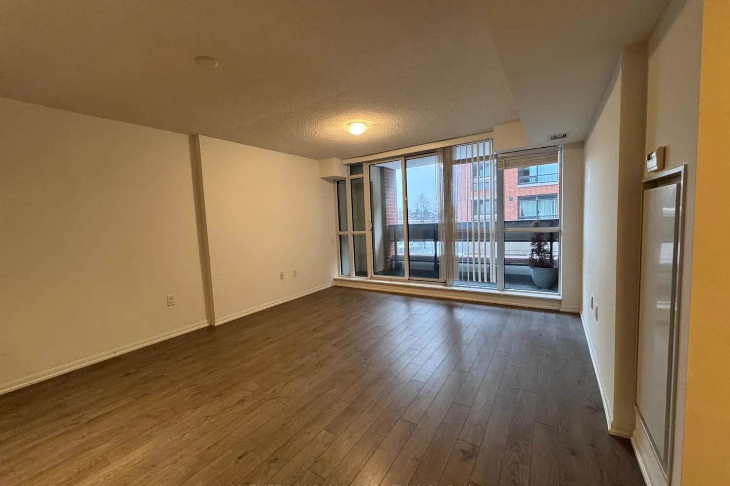 Additional image 3 of 3091 Dufferin Street 208