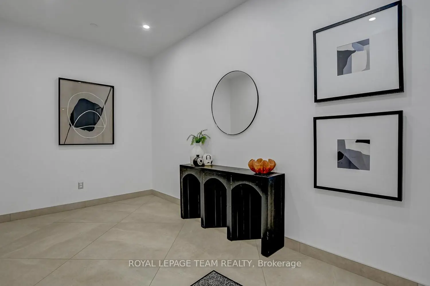 360 Deschatelets Avenue 308 photo 3