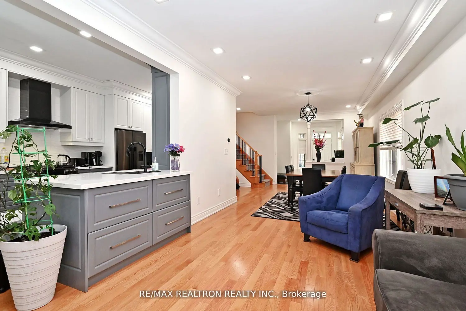 100 Kingsbridge Circle photo 5