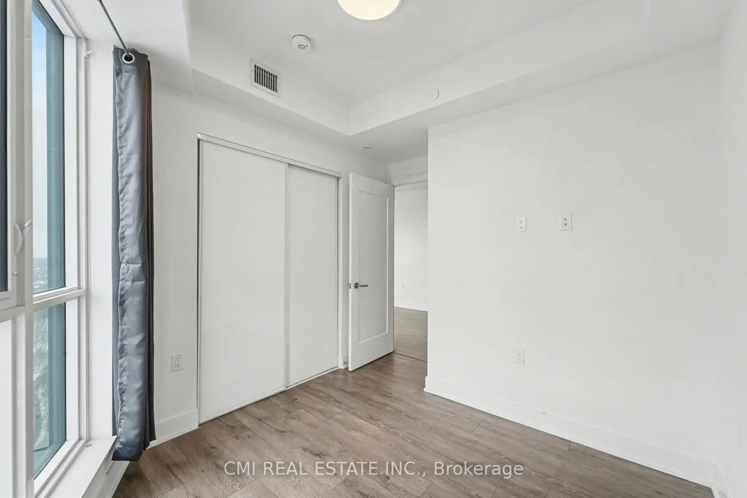 Additional image 9 of 585 Bloor Street 3317