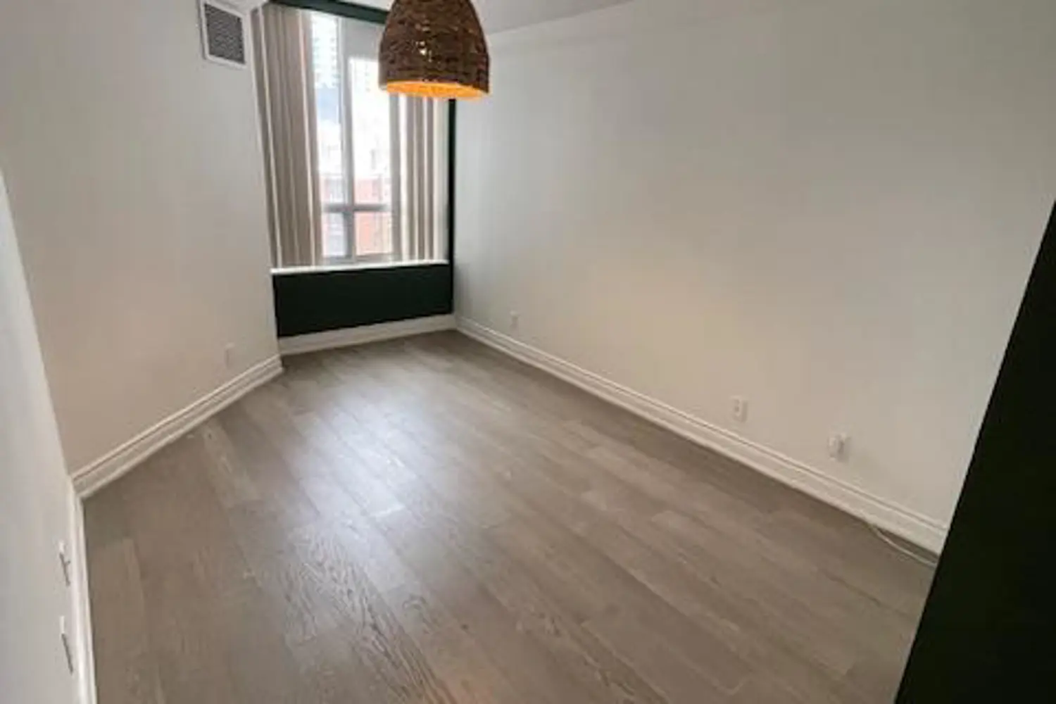 Additional image 8 of 78 Harrison Garden Boulevard 1001
