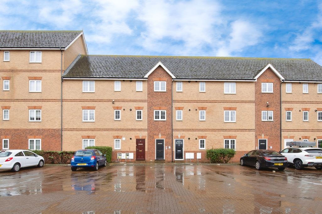2 bed flat for saleAdmiral Way, Hartlepool TS24