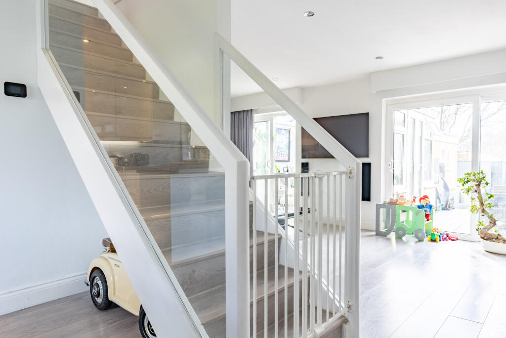 Additional image 7 of Whitecroft, St. Albans, Hertfordshire, AL1