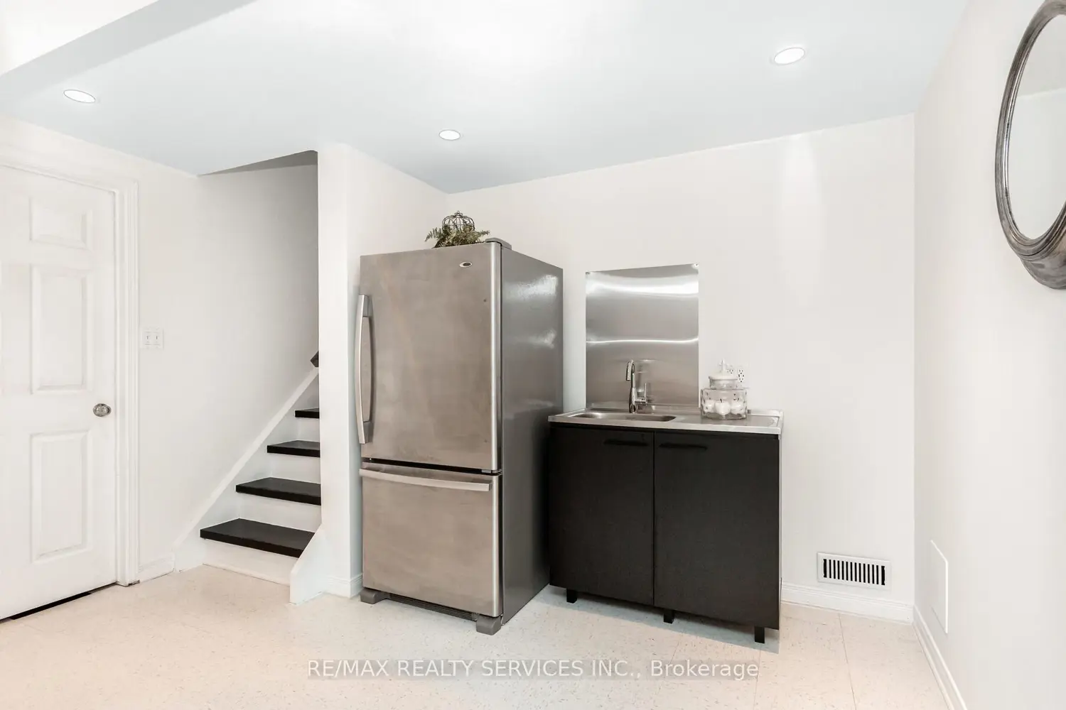 Additional image 9 of 17 Croydon Court