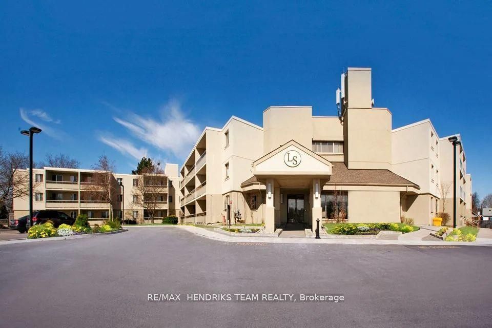 127-5611 Valley Way, Niagara Falls, ON, L2E 7A9