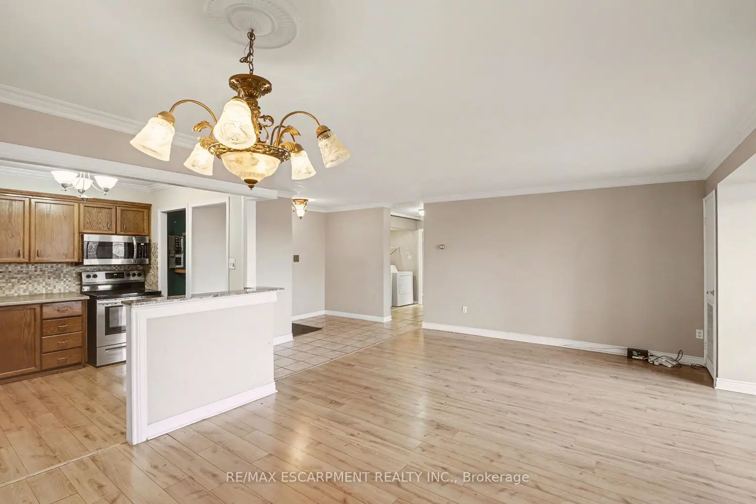 Additional image 3 of 500 Green Road 218