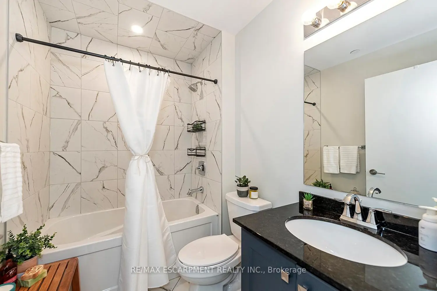 Additional image 10 of 600 North Service Road 606