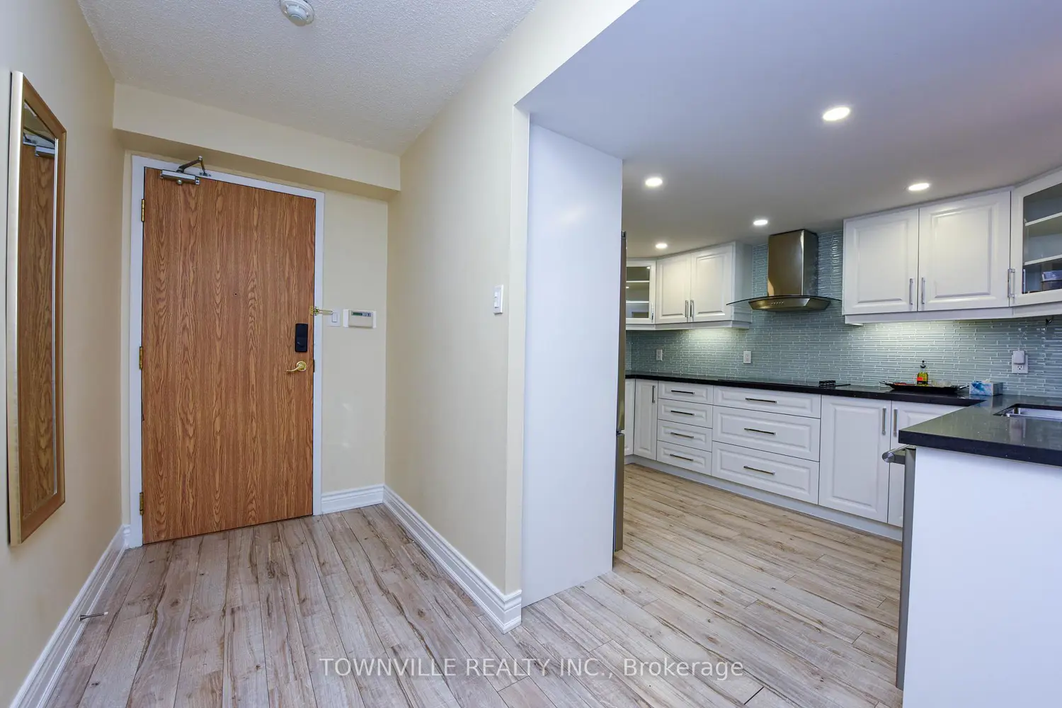 1101 Steeles Avenue