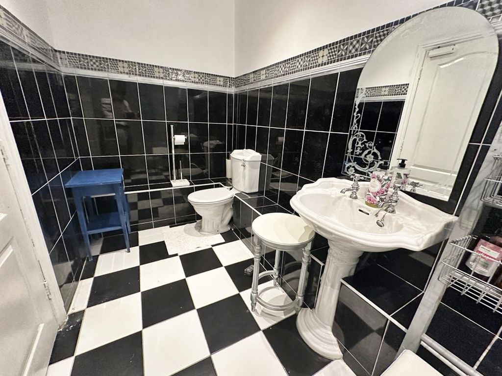 Additional image 12 of 2 bed maisonette for saleApartment 1, Lansdowne, Queens Promenade, Douglas IM2