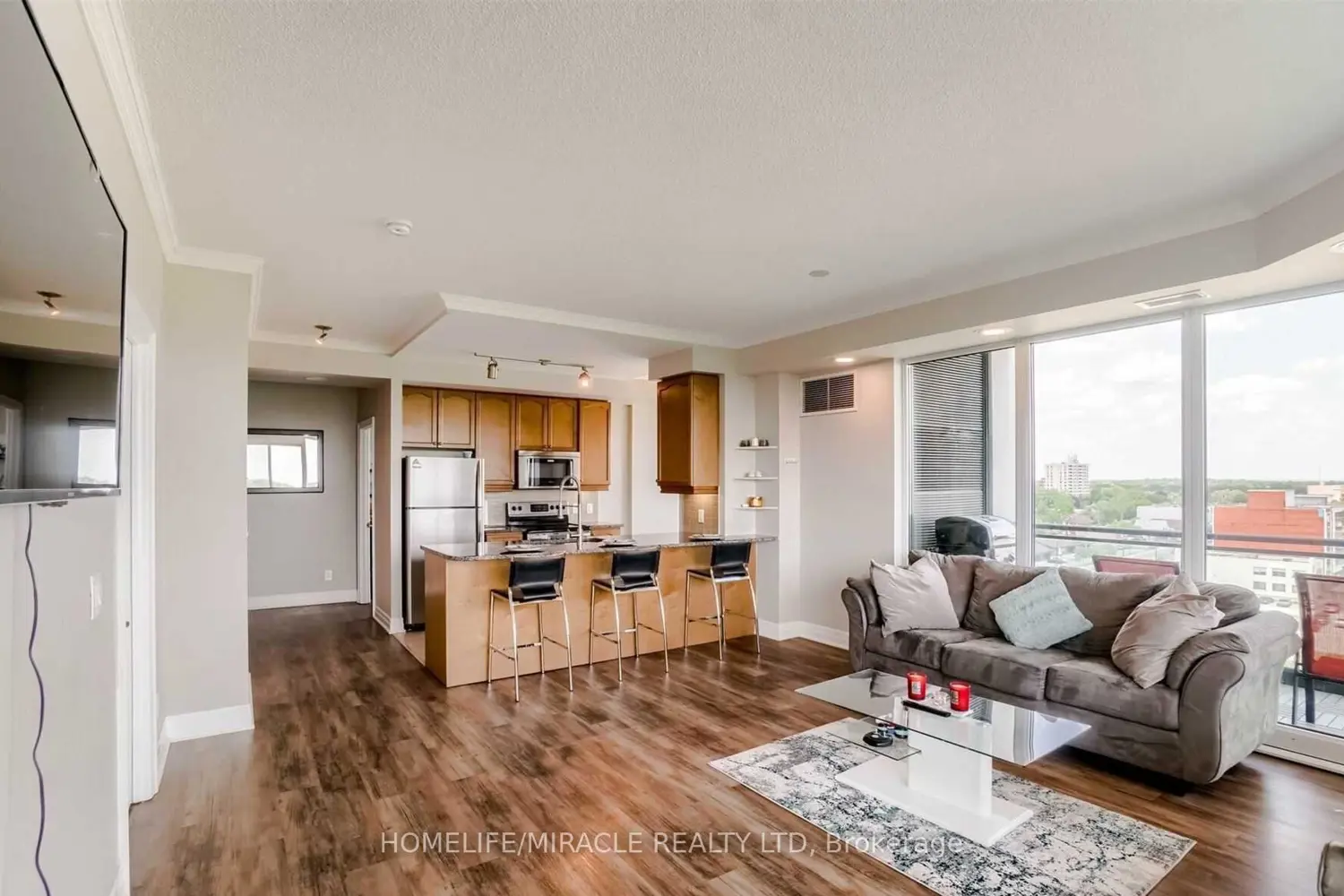 Additional image 4 of 100 John Street 1002