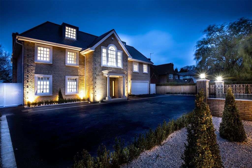 6 bed detached house for saleCamlet Way, Hadley Wood EN4
