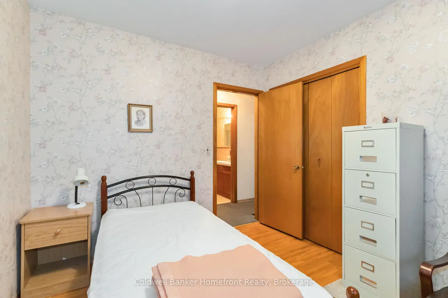 Additional image 11 of 16 Paris Road