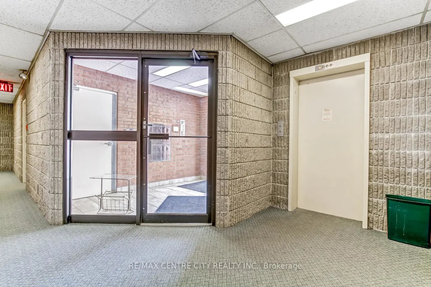 125 Elm Street 11 photo 2