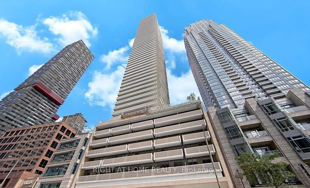 1706-2221 Yonge Street, Toronto, ON, M4S 2B4