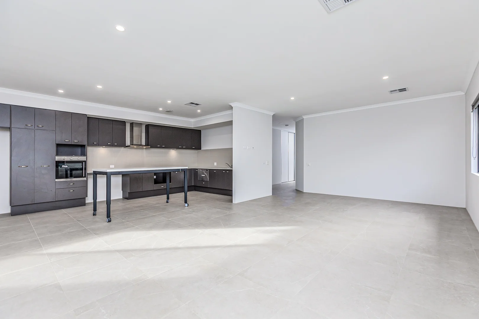 Additional image 3 of Haynes WA 6112