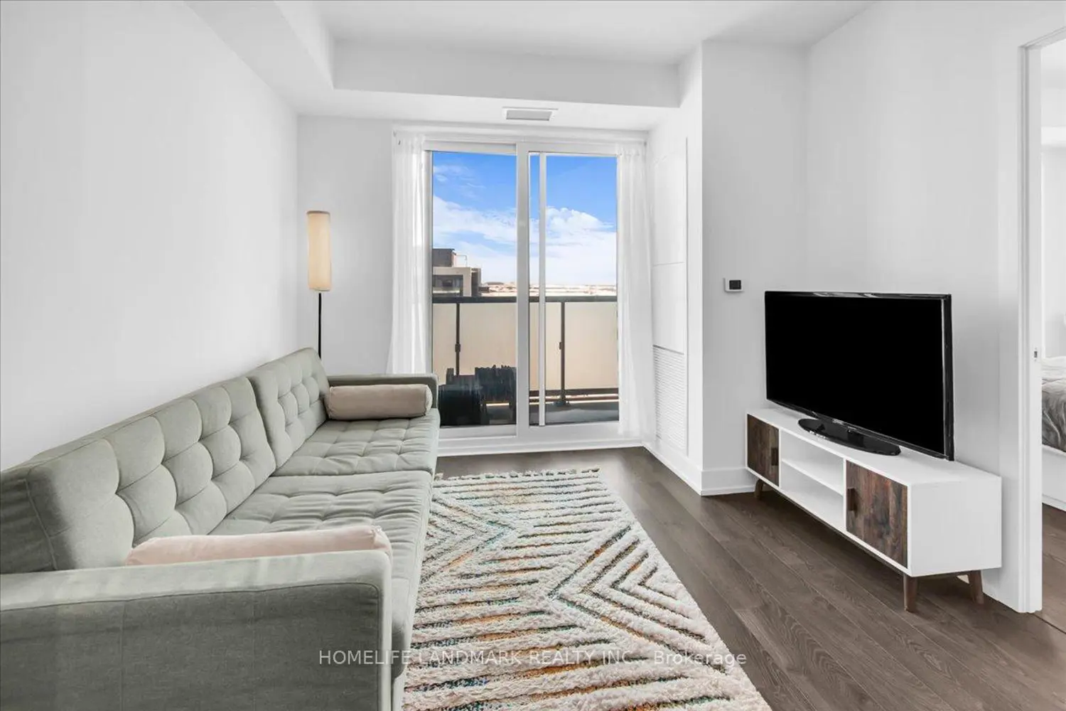 Additional image 5 of 2550 Simcoe Street 2011