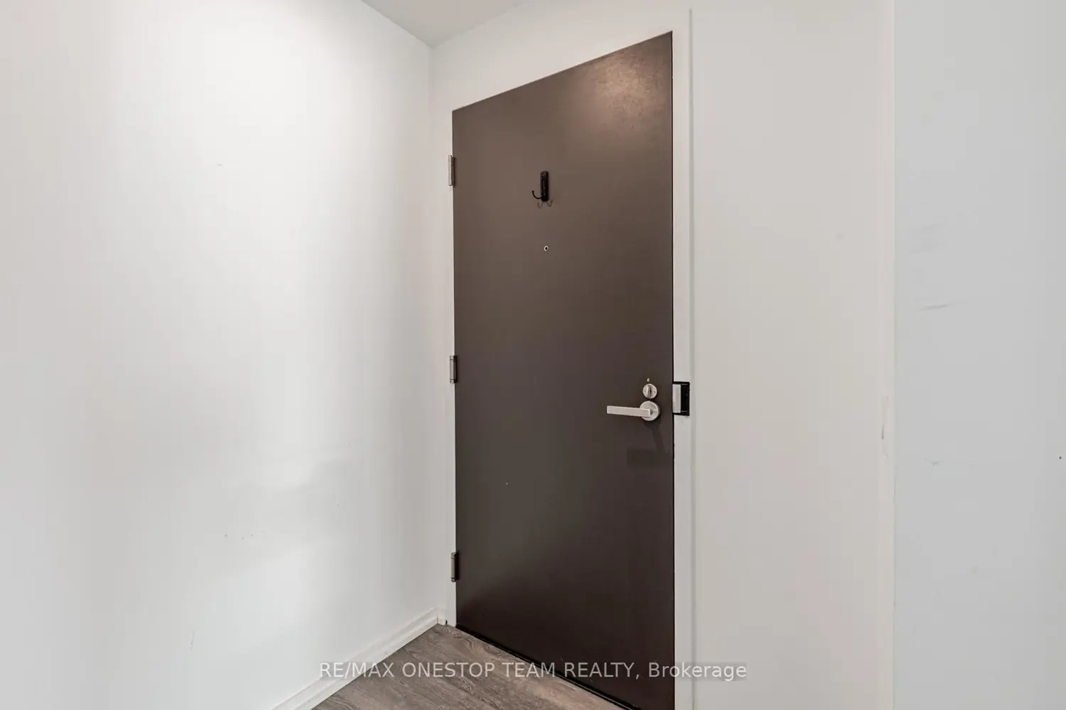 Additional image 5 of 197 Yonge Street 1114